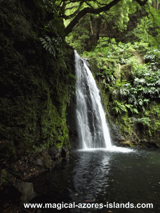 Salto do Prego Waterfall - azores hiking